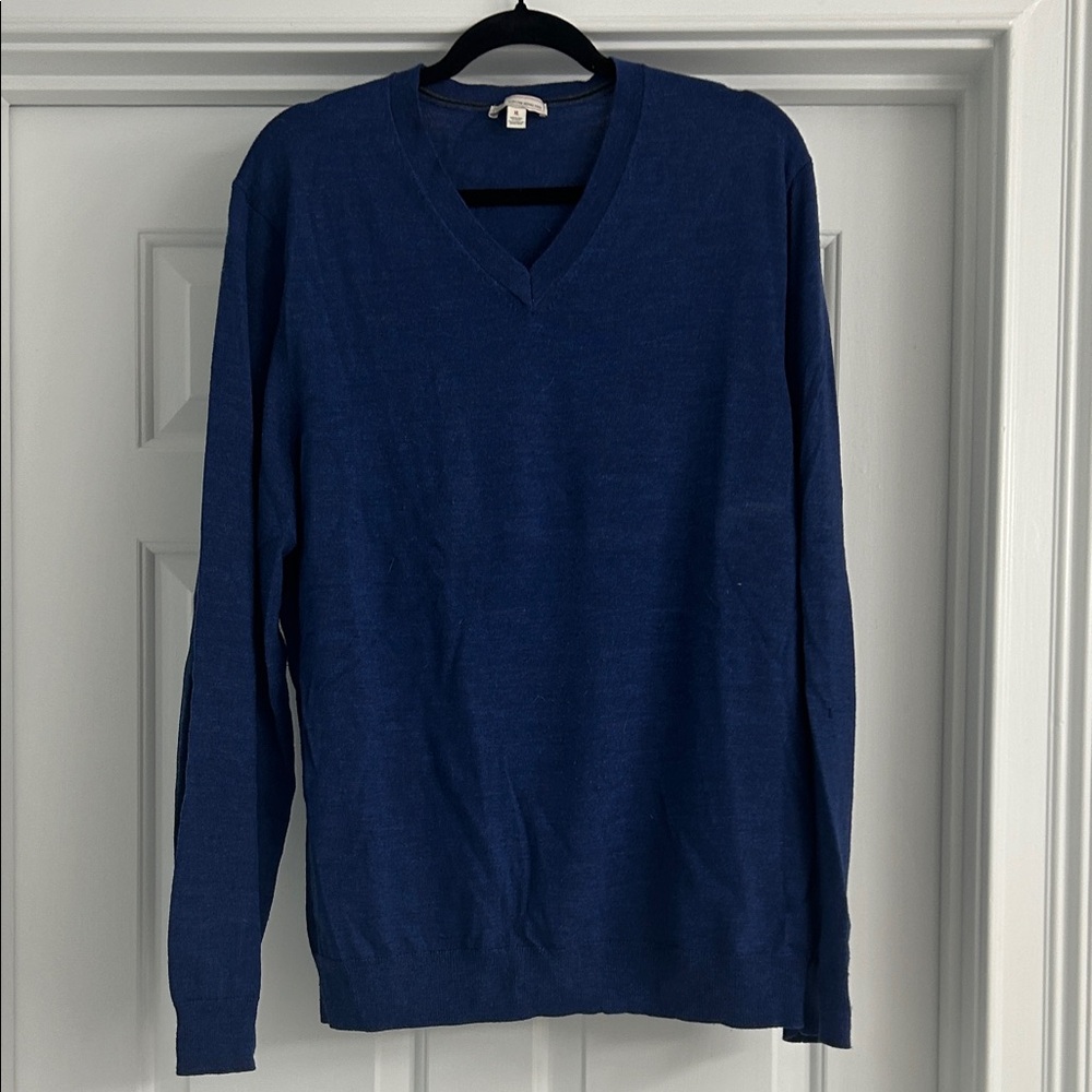 GAP Men's Deep Blue V-Neck Sweater
